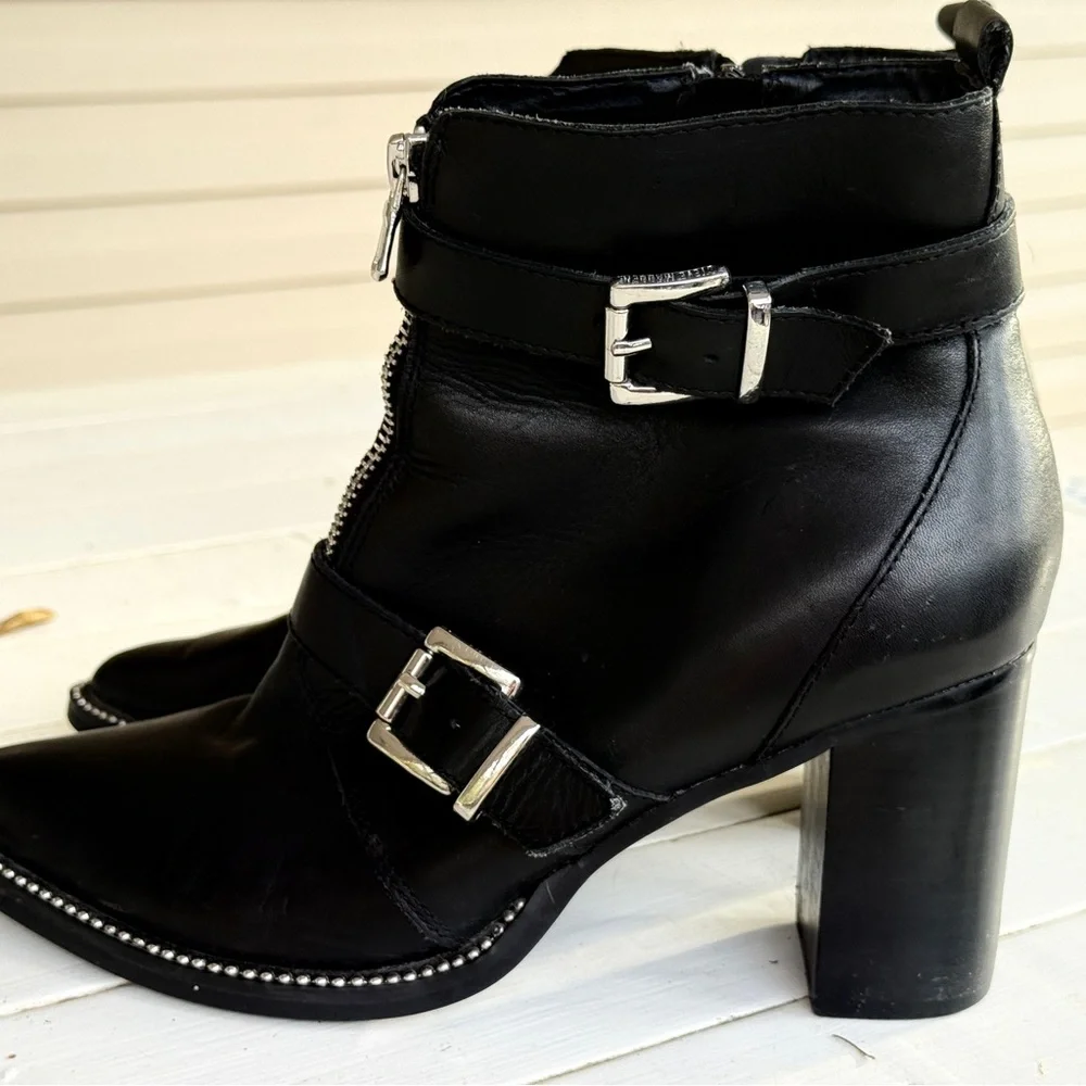 Steve Madden Women's Halle Moto Buckle Leather Booties  Sz‎ 9.5